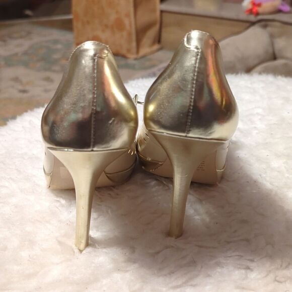 Pre-owned BCBG Petra Style 4.5” Platform Heels Cream/Gold, Twisted Fabric Bow - Picture 5 of 7